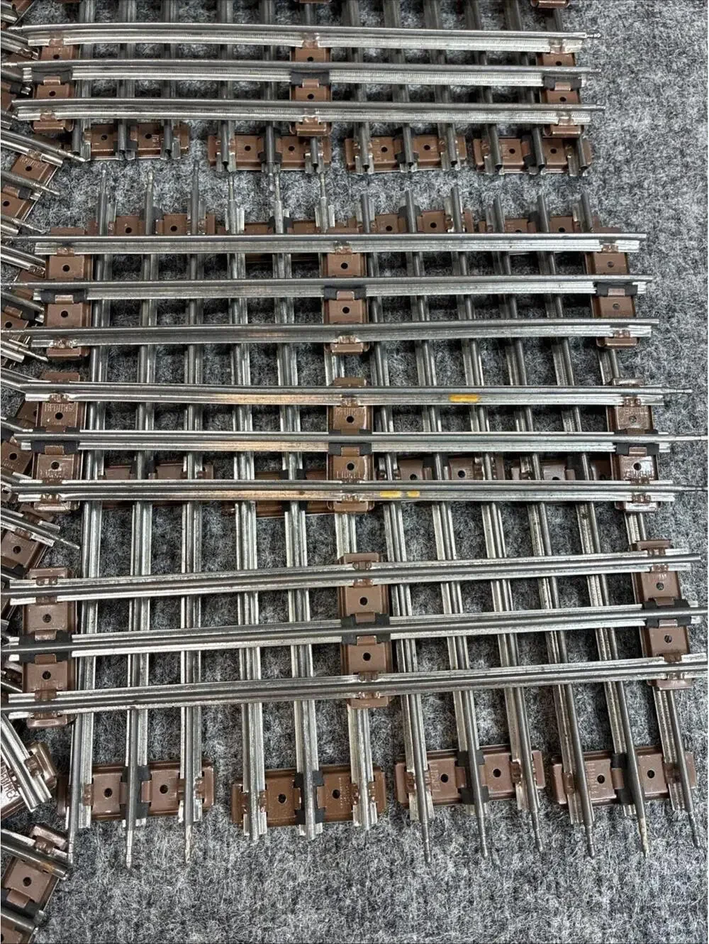 Lot Of Vintage Lionel 0-Gauge Black Metal Train Track Straight Curve Crossing
